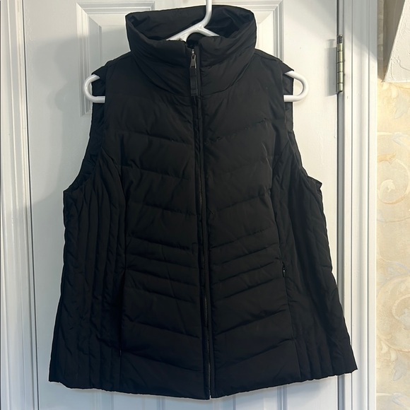 Black Talbots Puffer Vest with Faux Fur Collar. EUC - Picture 2 of 8